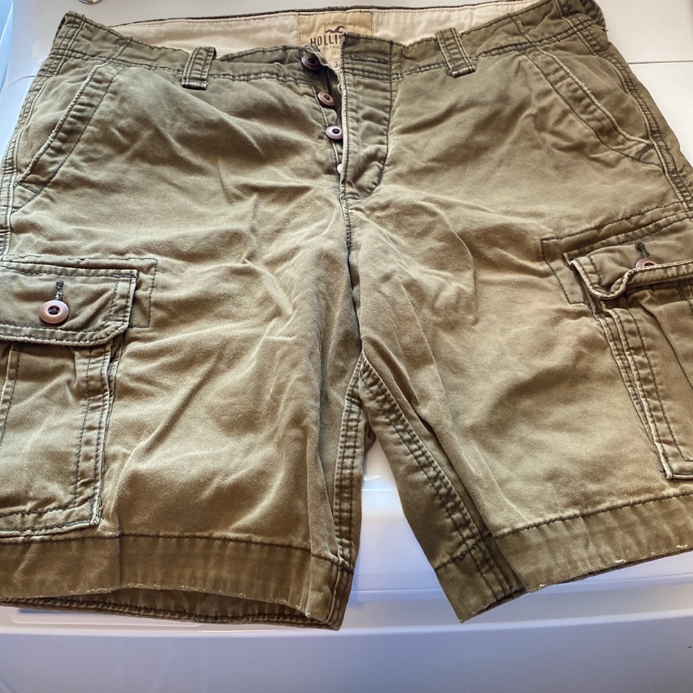 Hollister Mens cargo shorts size 34